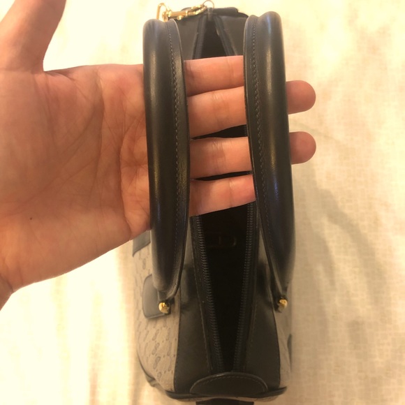 Closet cleanup! Gucci Boston satchel classic. - Picture 11 of 13